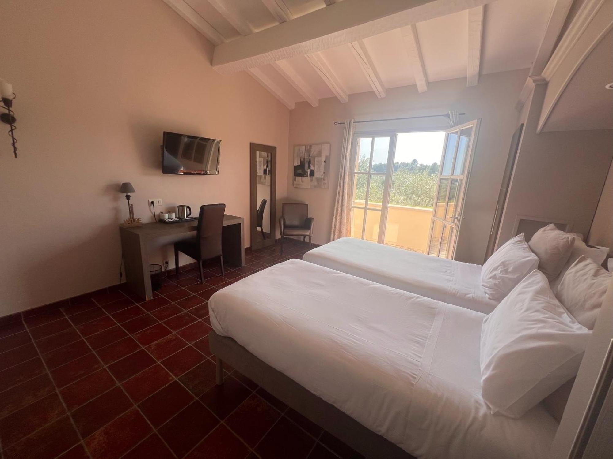 Logis Hotel Restaurant La Bergerie Aragon Exterior photo