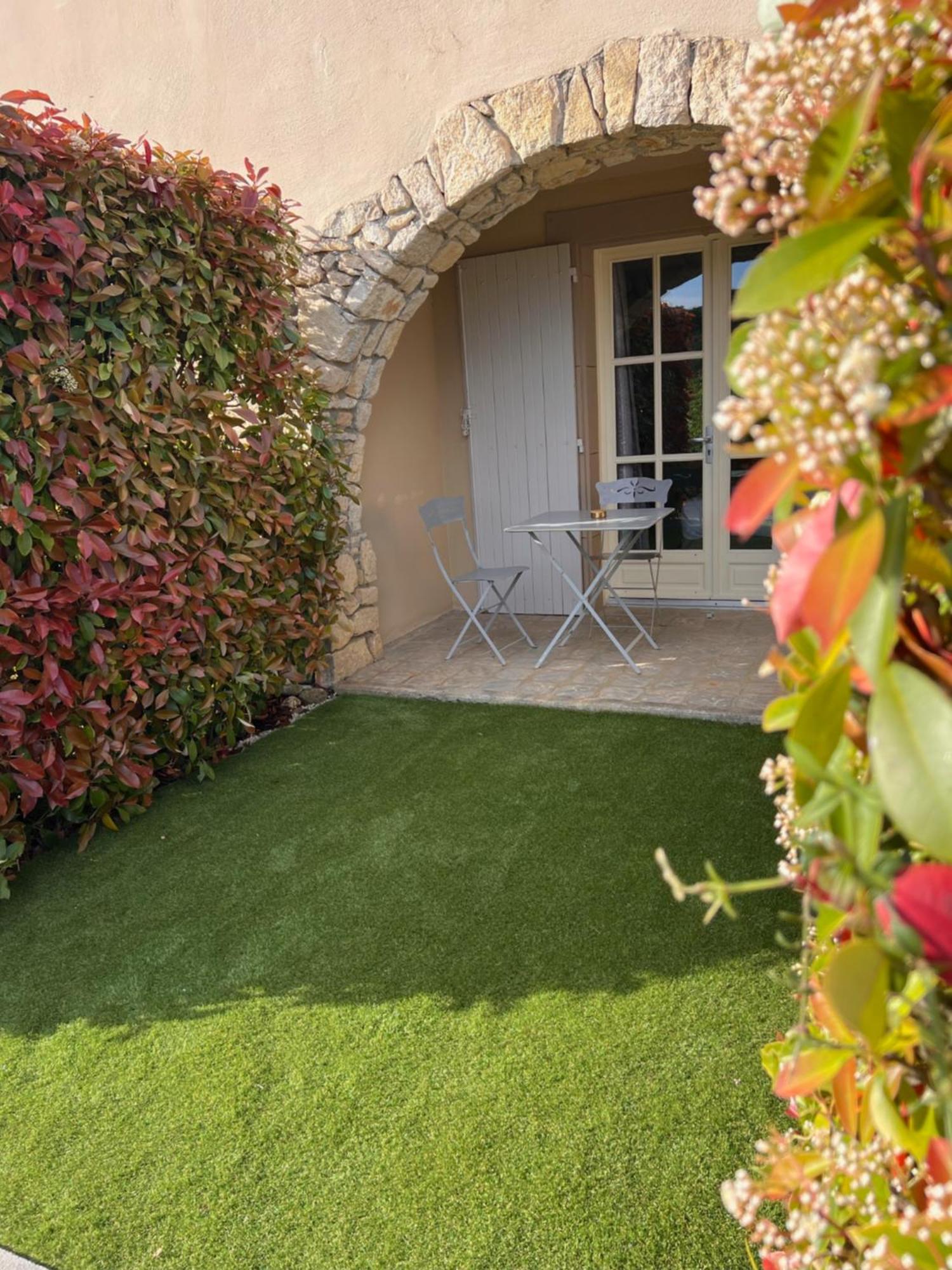 Logis Hotel Restaurant La Bergerie Aragon Exterior photo