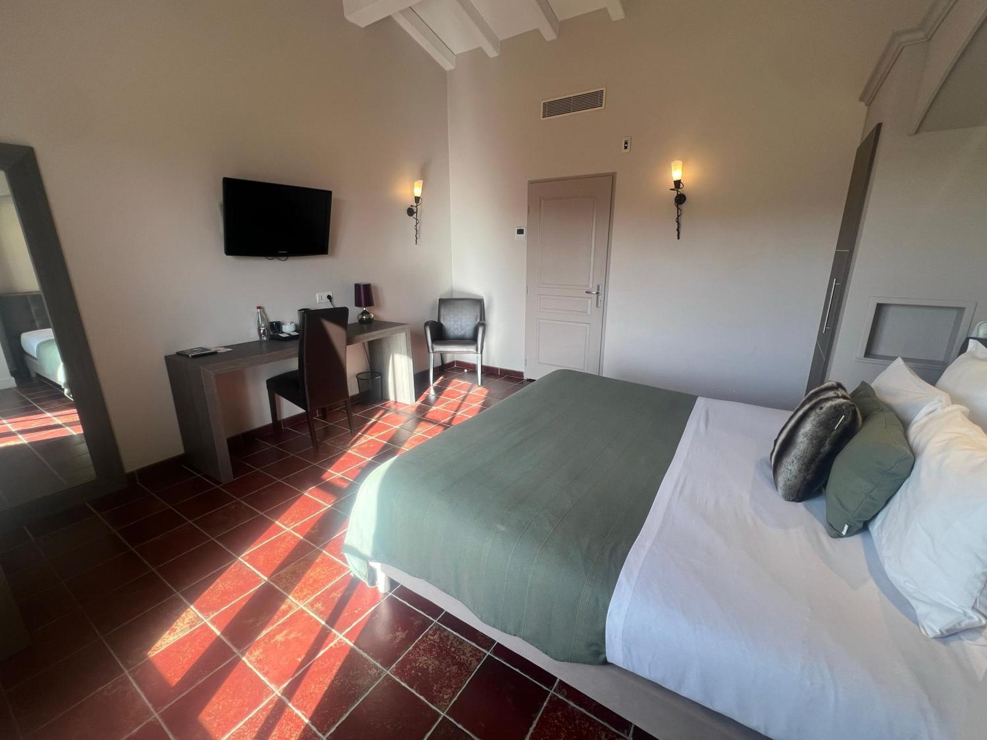Logis Hotel Restaurant La Bergerie Aragon Exterior photo
