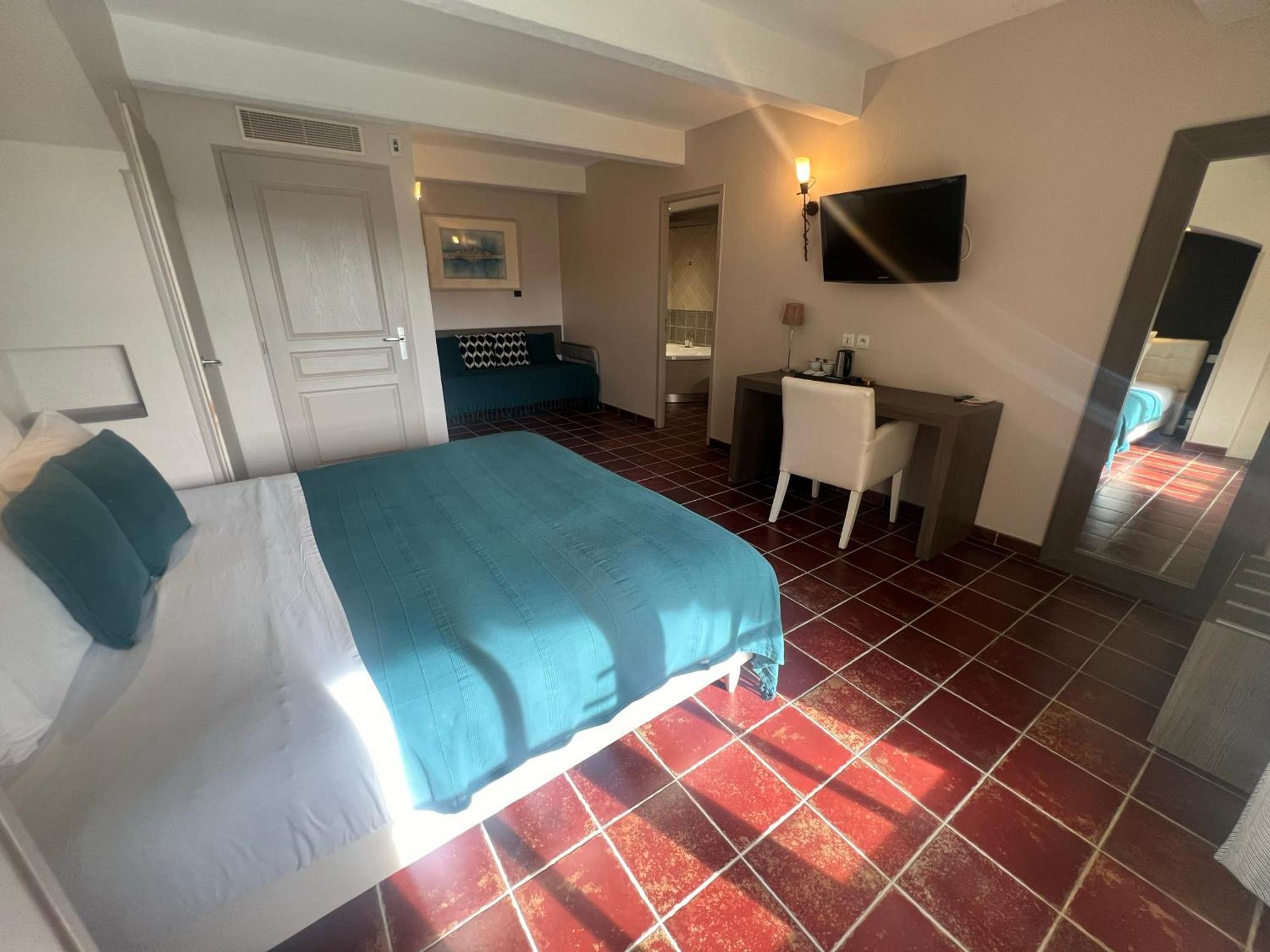 Logis Hotel Restaurant La Bergerie Aragon Exterior photo