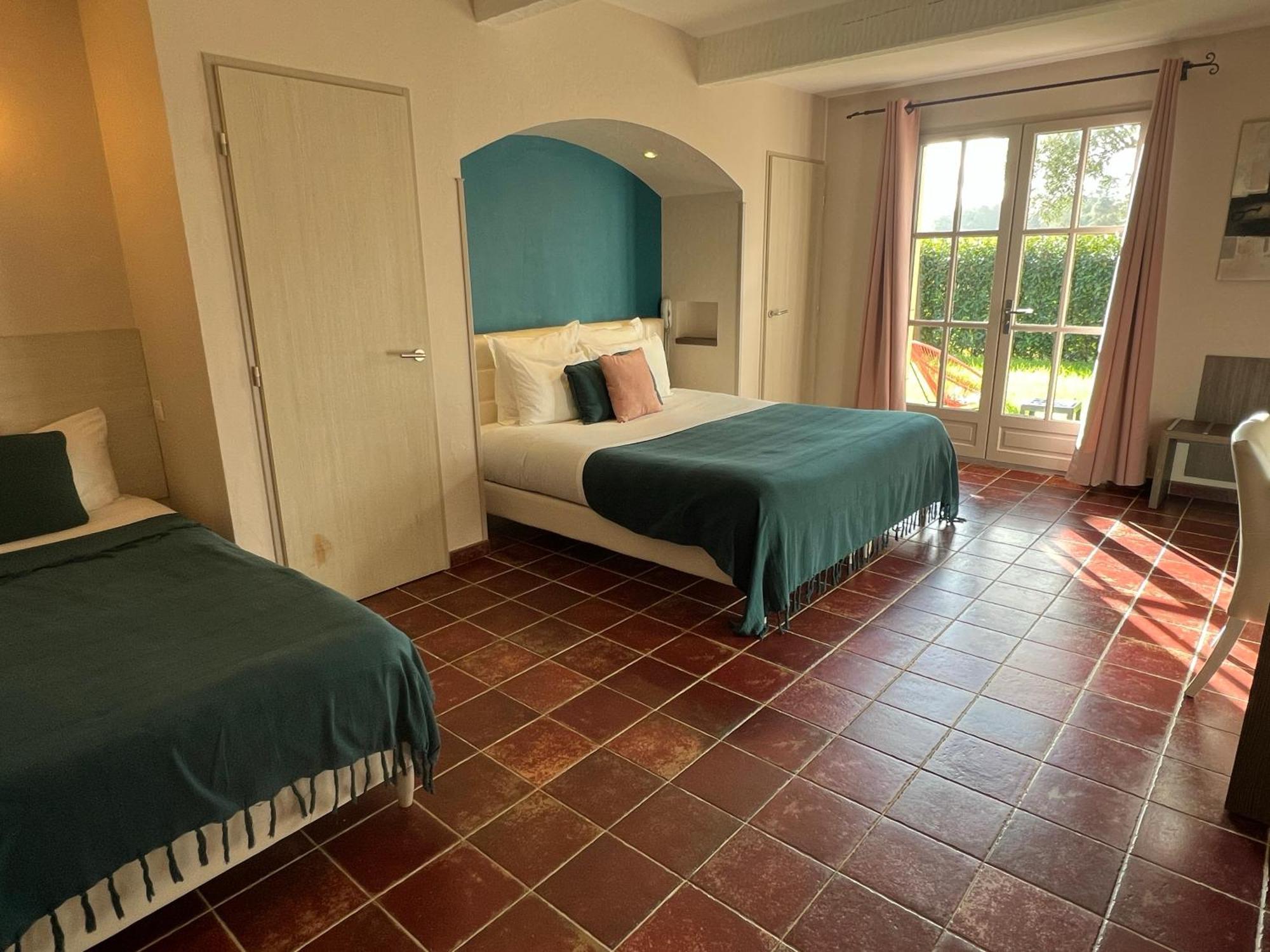 Logis Hotel Restaurant La Bergerie Aragon Room photo